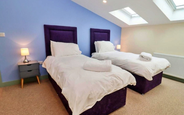 Holiday Home in Cotswolds With Hot Tub