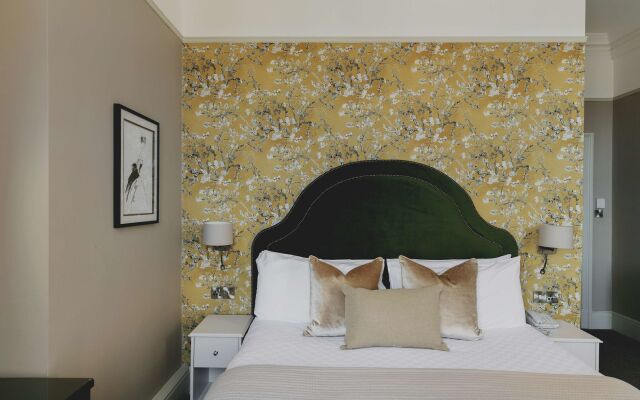 Queens Hotel