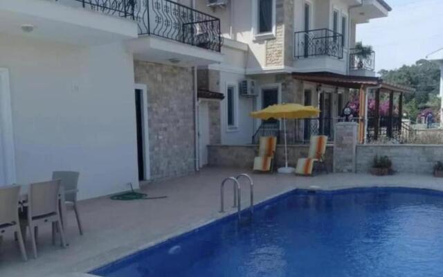 Stylish Ground Floor 3-bed Apartment in Dalyan