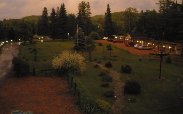 Dwight Riverside Inn