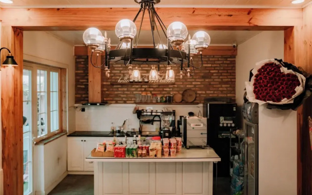 Hoang Yen Hotel & Coffee