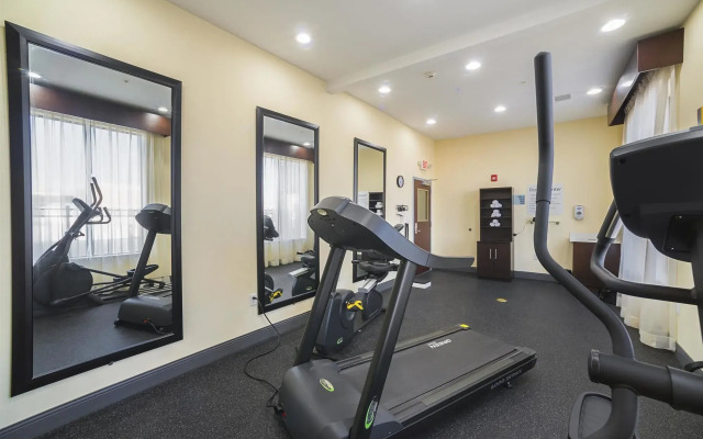 Best Western St. Louis Airport North Hotel & Suites