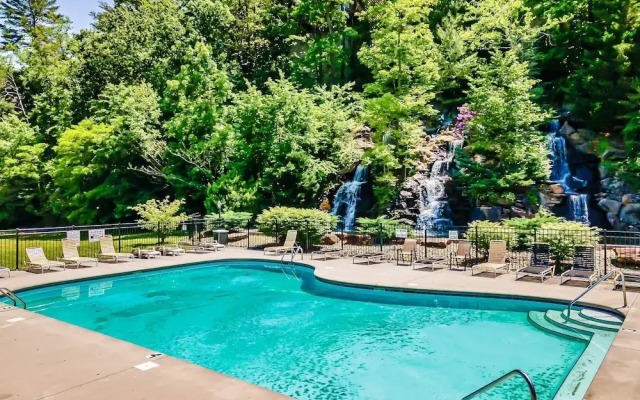 Timberwolf Vista w HotTub Pool View
