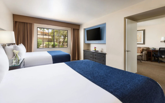 Scottsdale Plaza Resort