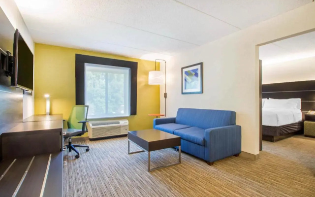 Holiday Inn Express and Suites Albany Airport Wolf Road