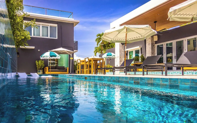 ElGatsby King Pool ResortVibe NearBeach