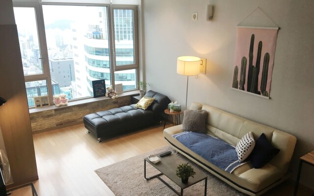 Jia's Spacious Sky Loft