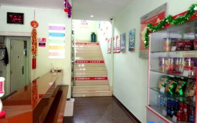 99 Inn (Ningbo Railway Station Liuting Street)