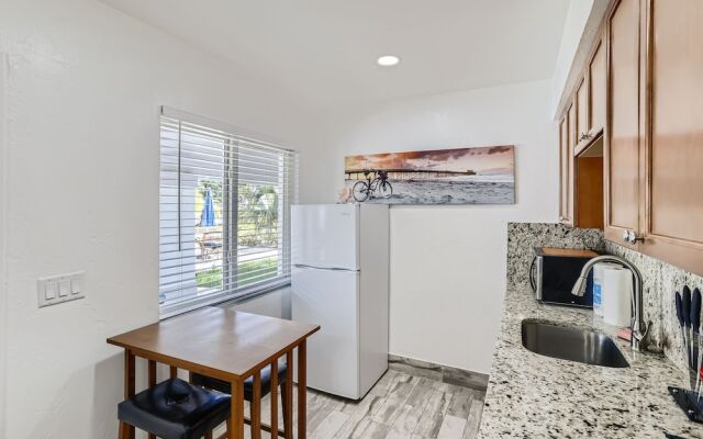 Singer Island Inn