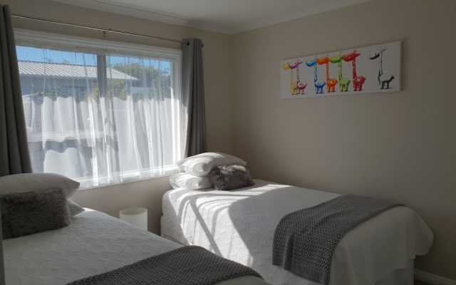 Rose Apartments Unit 2 Central Rotorua- Accommodation & Spa – Guest Rooms – Rotorua
