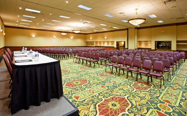 Holiday Inn Hotel & Suites Cincinnati - Eastgate by IHG