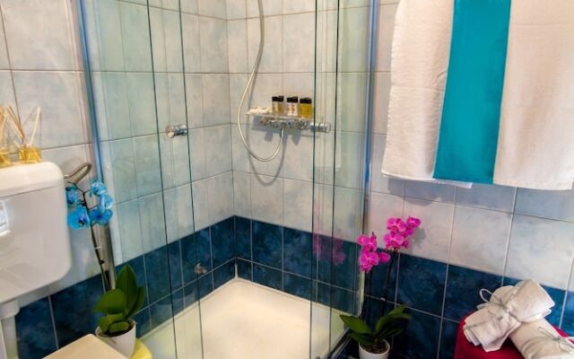 Hotel Omir