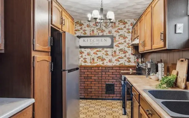 Niagara Falls Getaway: Perfect Place To Unwind 2 Bedroom Home by RedAwning