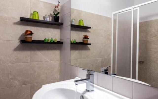 Jo Marinis Rooms