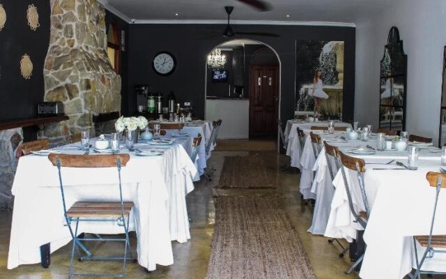 Jemima's Hospitality, Bunker on Bailie