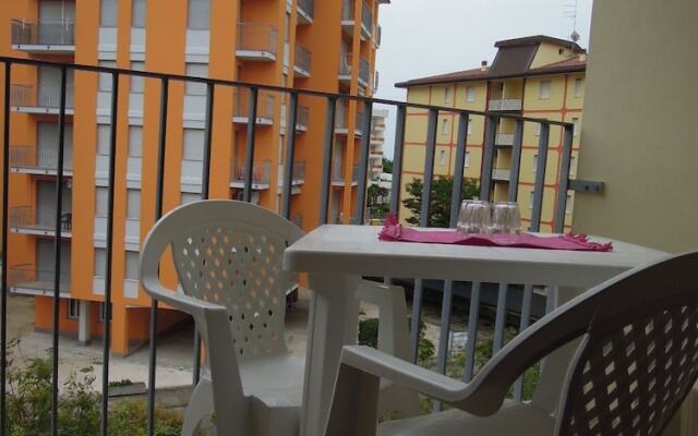 "sea-front Studio in an Excellent Position"