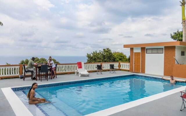 Villa Solstice Luxury 4 Bedroom