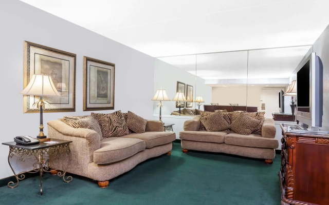 Ramada by Wyndham Henderson/Evansville