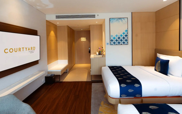 Courtyard By Marriott Vadodara
