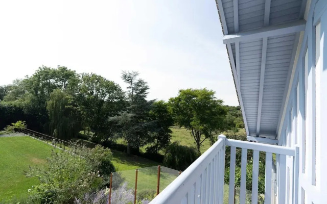 Blueberry of the Valley - House With Swimming Pool