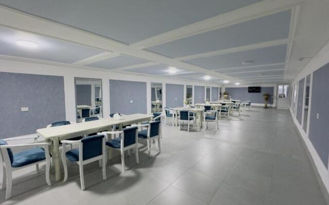 Lianali Hotel