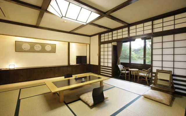 Kusatsu Hotel 1913 Bettei Pedalo