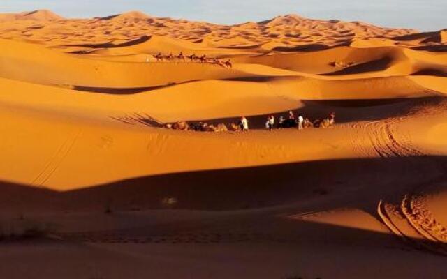 Auberge Hôtel Porte De Sahara Ouzina