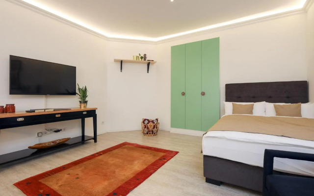 5 Personen Altbau nahe Kurfürstendamm