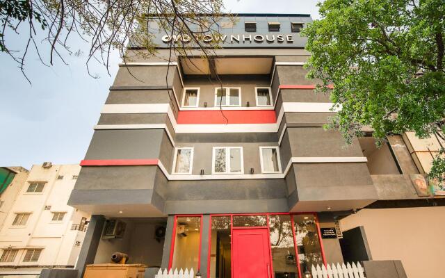 OYO Townhouse 329 Pipliyahana Square