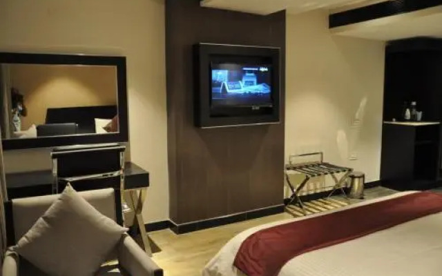 Shaans I Suites