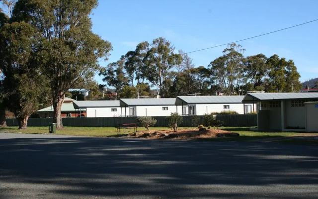 Snug Beach Cabin And Caravan Park