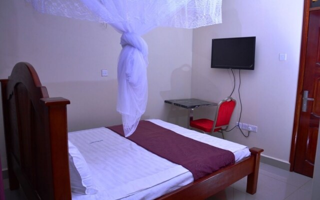 Mak-Queen Hotel