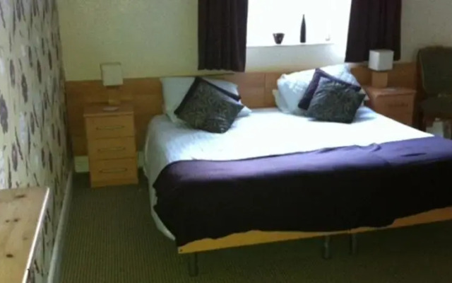 Tyn-Y-Groes Hotel