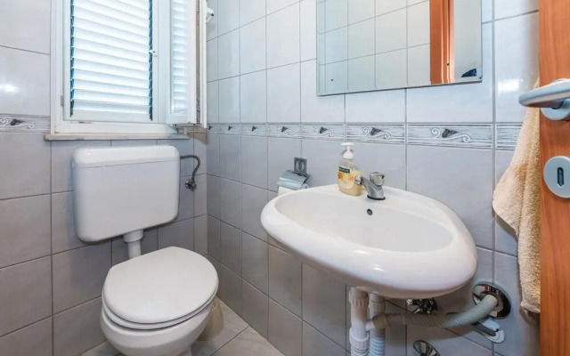 Stunning Home in Jadrija With Wifi and 4 Bedrooms