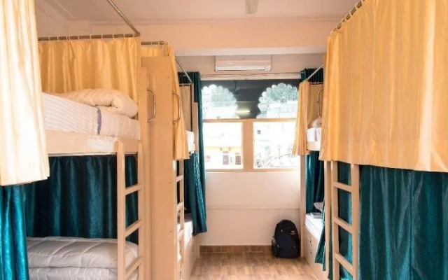 Strangers Hideaway Hostel