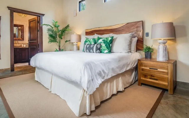 Stunning beachfront Flamingo mansion with incomparable ocean setting