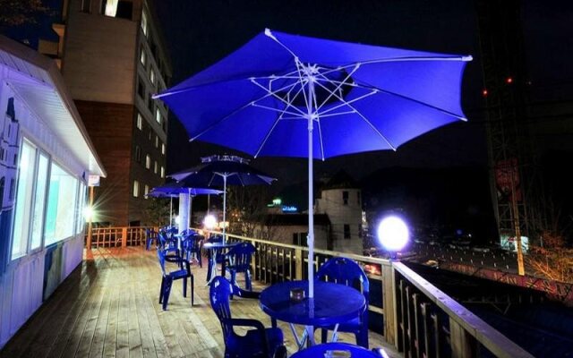 Iris Hotel