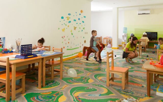 Xperience Sea Breeze Resort