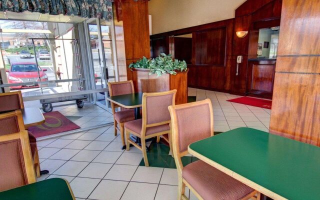 Econo Lodge Takoma Park