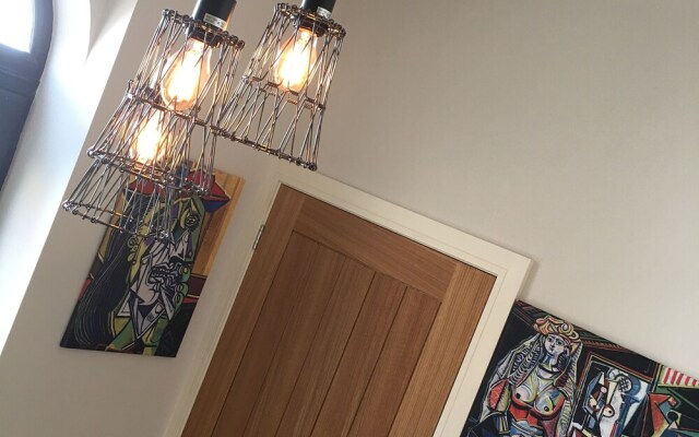 The Art Attic a Stylish Boutique Apartment