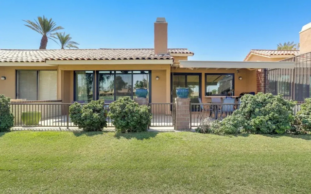 Golf Course, Pool Access: Palm Desert Condo!