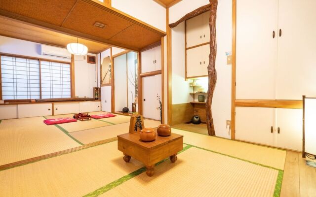 Villa Traditional Designer House Oyama