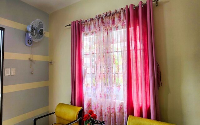 Serene 2BR Escape Poolside Bliss