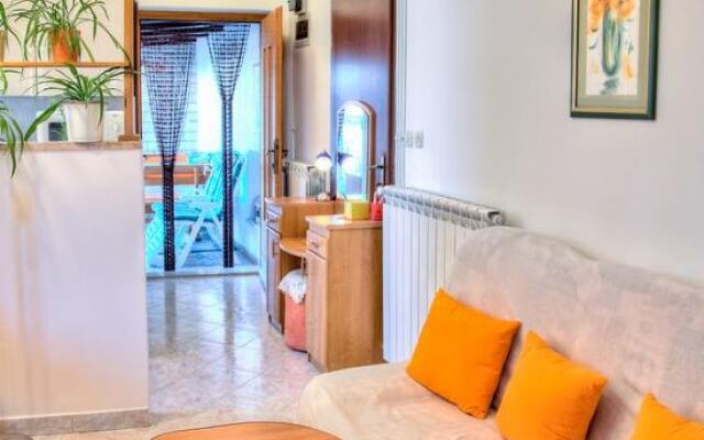 Studio Apartment Raspar