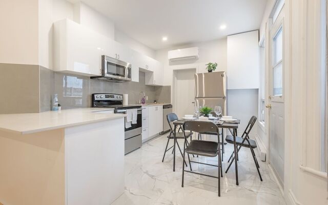 Beautiful Private Bedroom in Mile-End