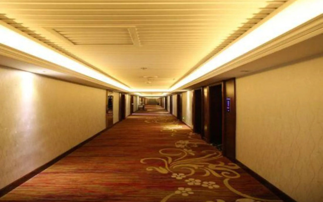 Donghua Hotel Bazhong