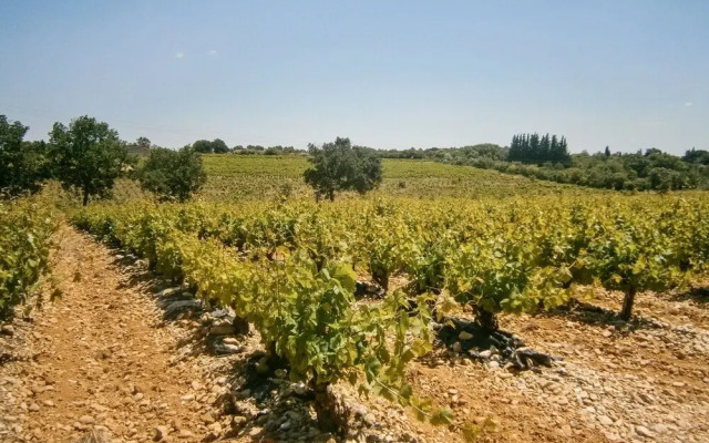 Near Montpellier, Apartment in Le Crès w/ air con & Wifi Minutes to Beach, Shops