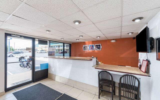 Motel 6 San Antonio, TX - I-10 West