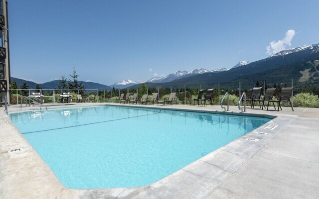 Ironwoods Blueberry Hill by Whistler VR