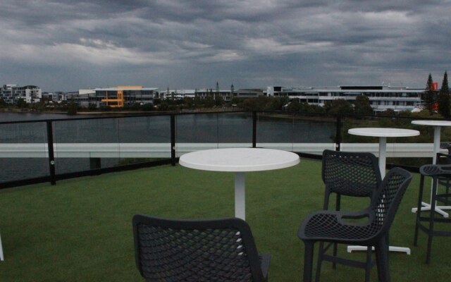 Lake Kawana Accommodation